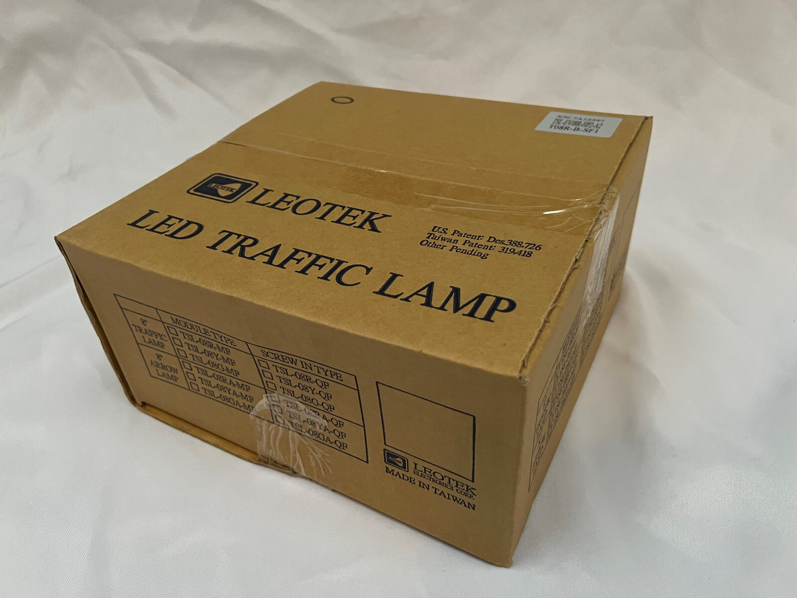 NEW Leotek 8″ Red 120V LED Traffic Light Man Cave, She Shed, Bar 8 inch