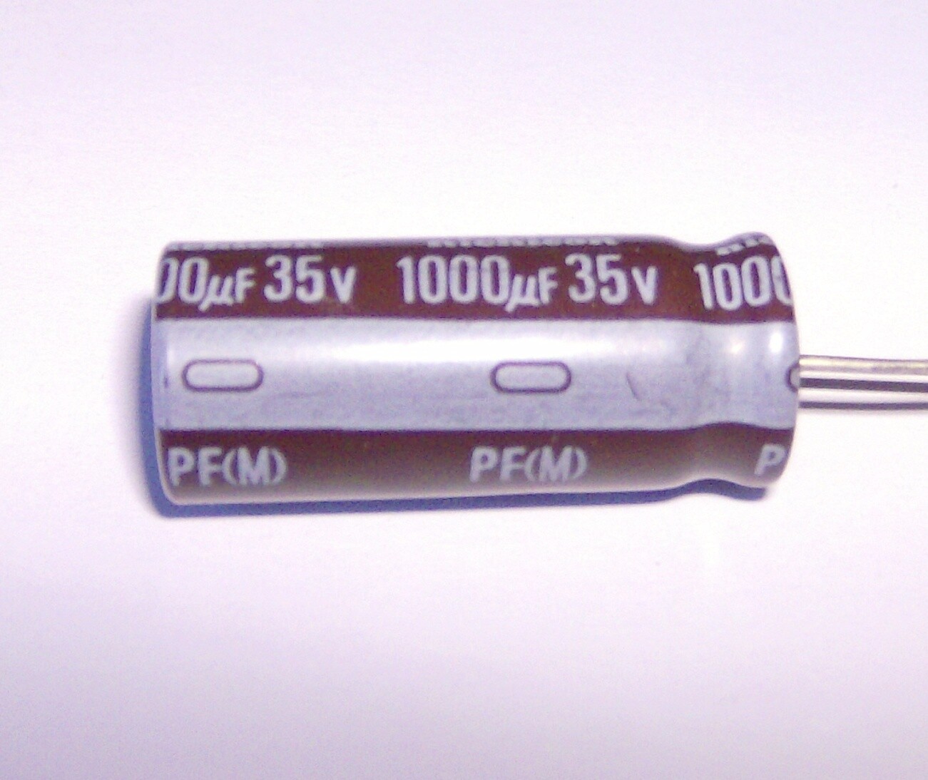 1 pc, 1000uF, 35V electrolytic capacitor. 105 deg C