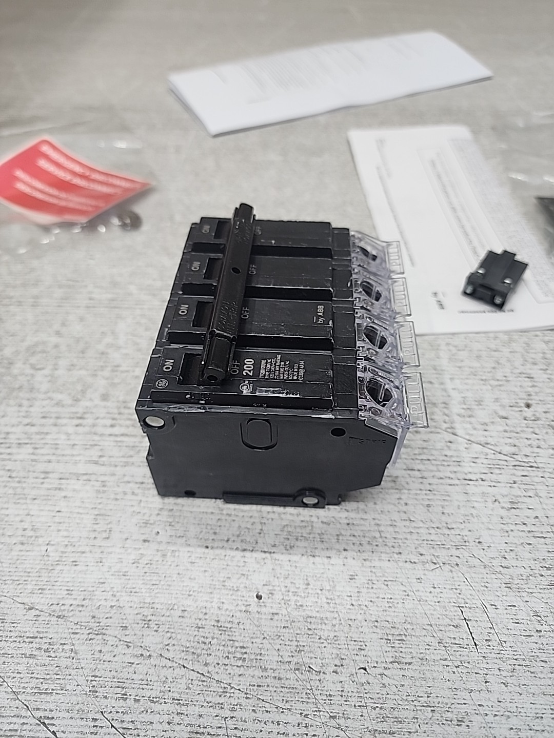 GE THQMV200WL 200 Amp 120/240 Volt 2-Pole Plug-In Mount  Main Circuit Breaker