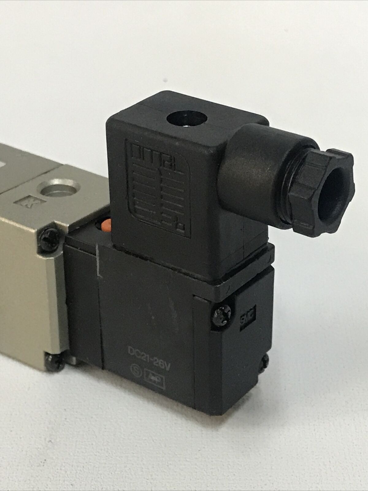 SMC VP544 Solenoid Valve 0.2-0.8 MPa DC21-26V