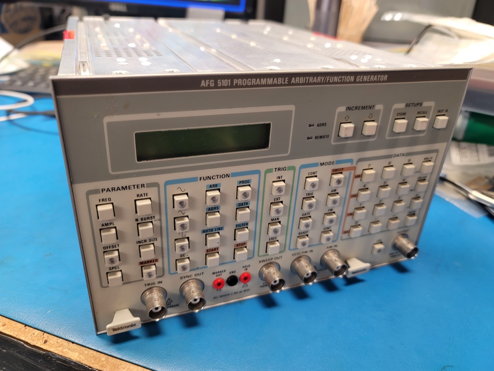 Tektronix AFG5101 12MHz Arbitrary Waveform/Function Generator IL10589