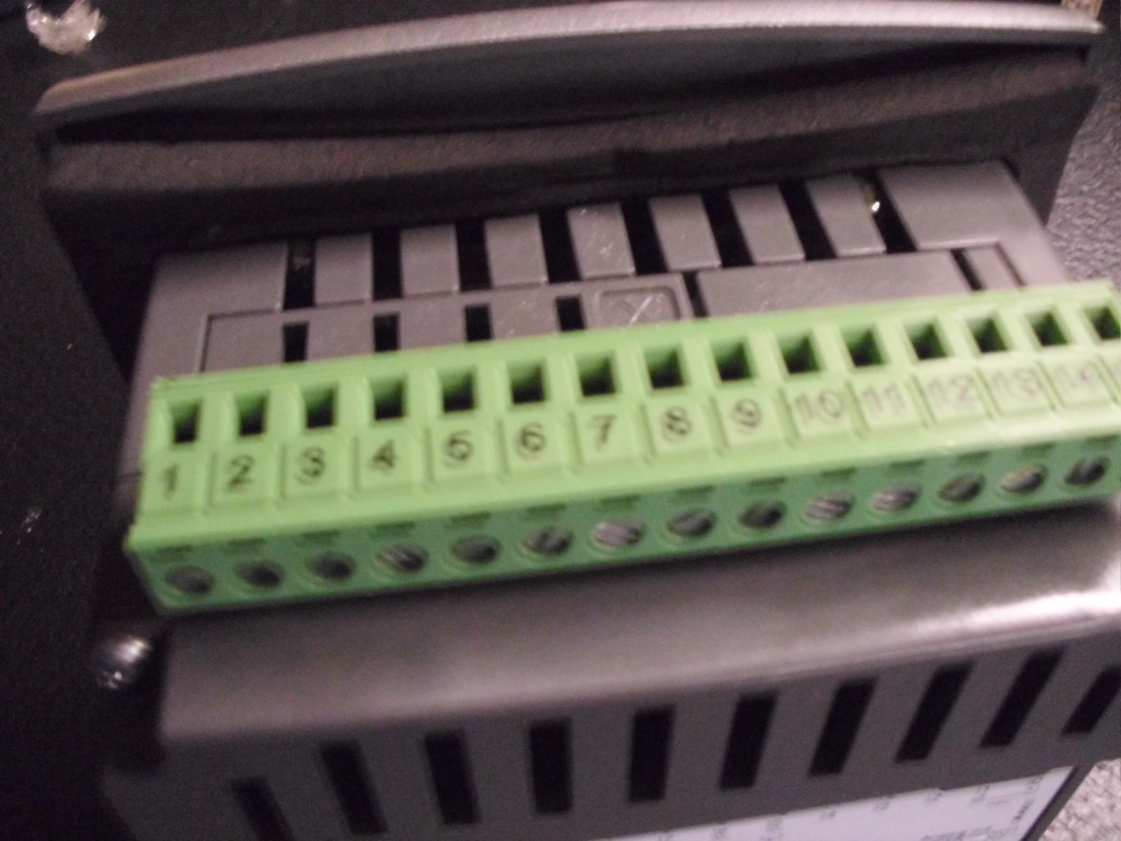 UNITRONICS V350-35-RA22 / V35035RA22