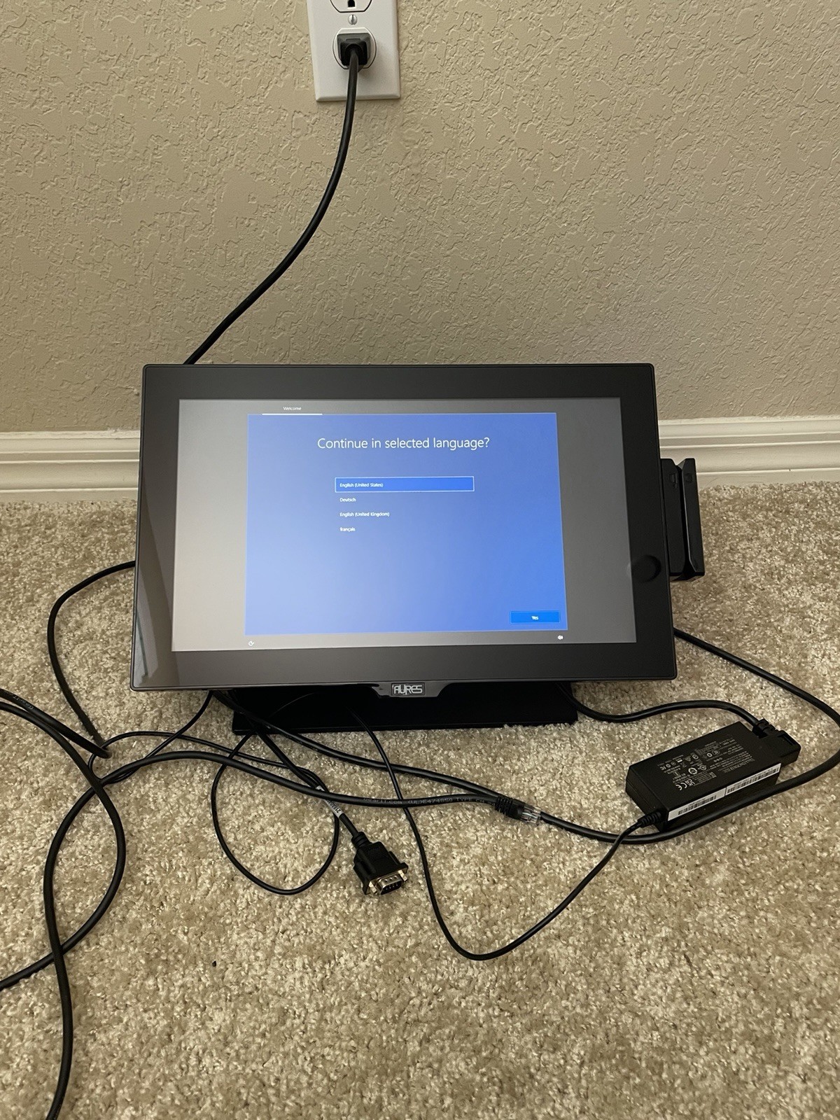 AURES Yuno B 15.6″ Touch POS Terminal Intel 3965U 8GB RAM W/ Stand & PSU – READ