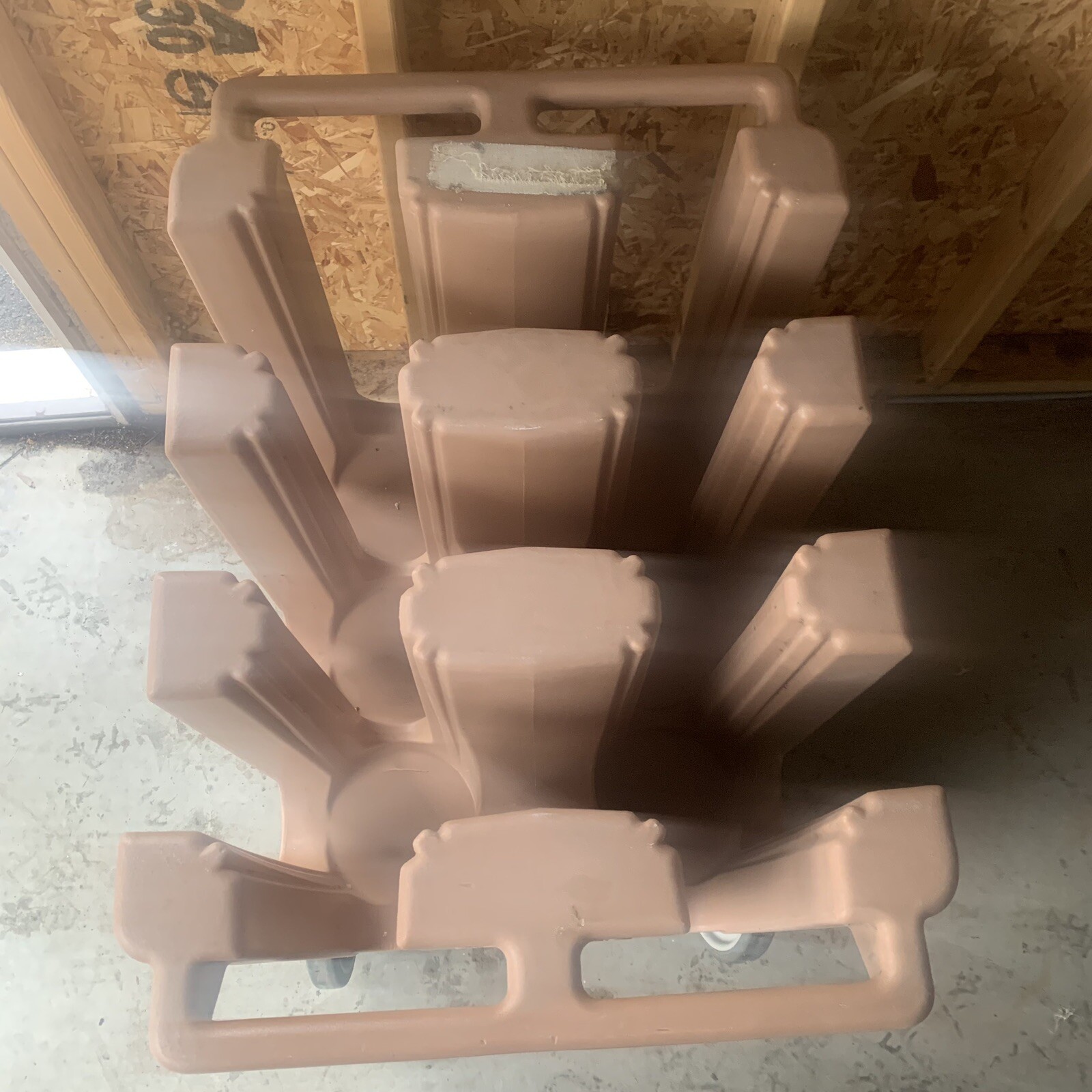 Cambro Plate Carrier Cart – Dish Caddy – Dishes Cart – Tan 6 Plate Holders