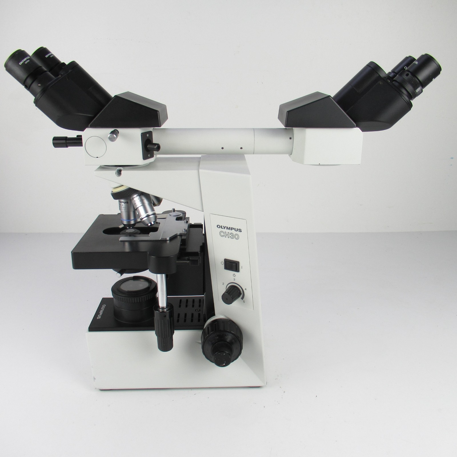 OLYMPUS CH30 FACE TO FACE TEACHING MICROSCOPE WITH 4X/10X/40X/100X OBJECTIVE SET