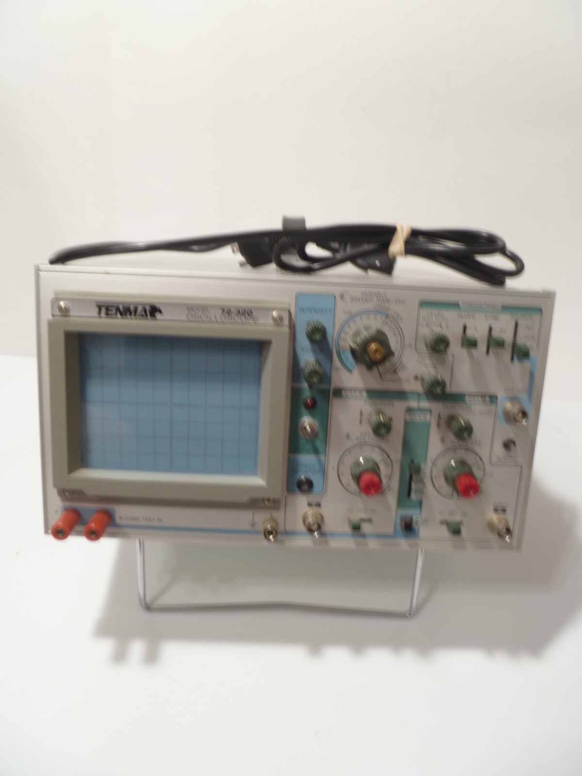 TENMA Model 72-320 Analog Oscilloscope Dual Channel READ!!!