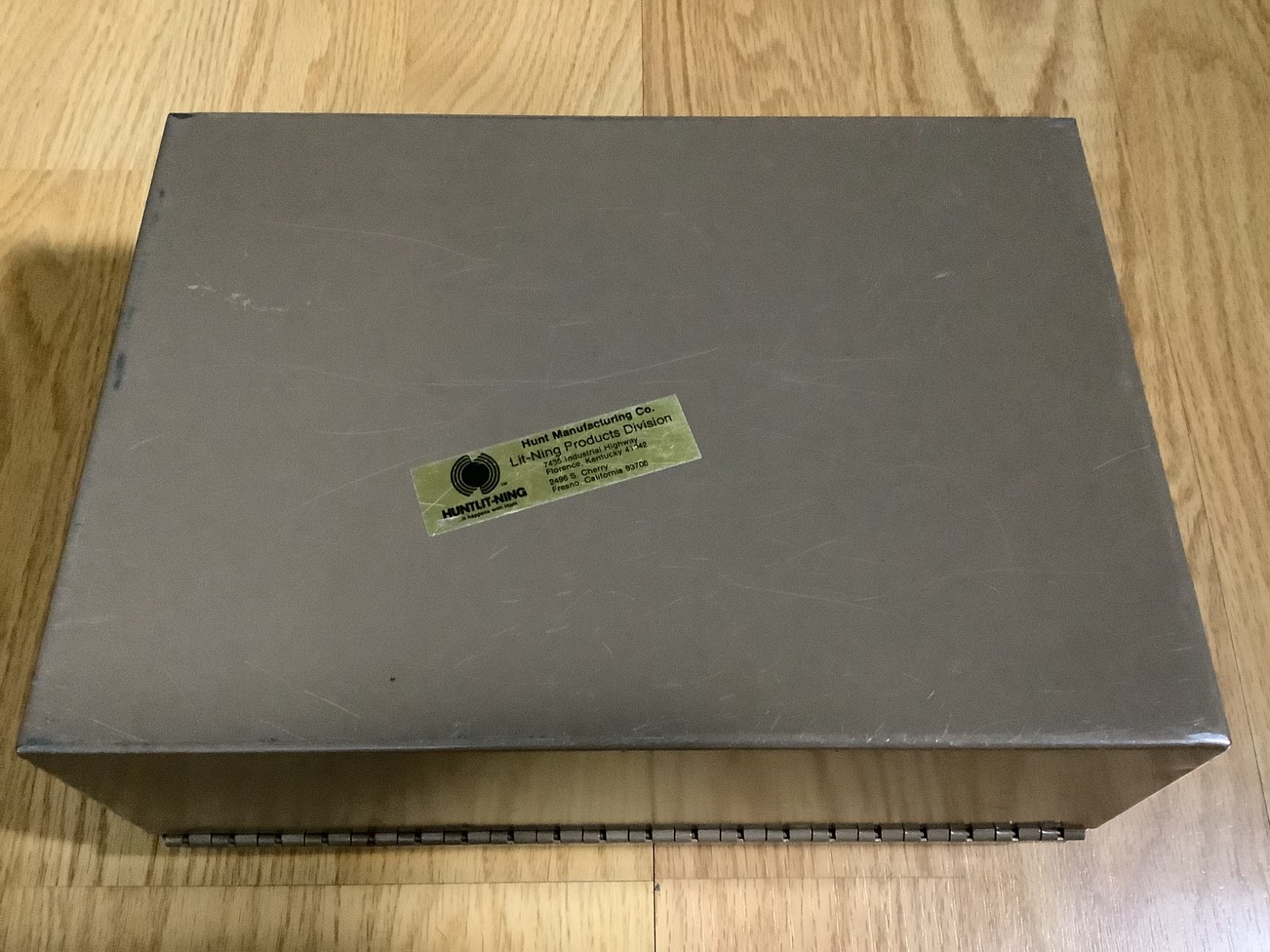 Vintage Huntlit-Ning File Box Tan Black Heavyweight Steel 10 x 7 x 4.5 in w Key