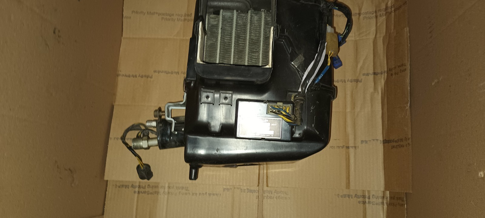 1990-1995 MITSUBISHI MIGHTY MAX / DODGE RAM D50 A/C BOX 2.4 USED OEM