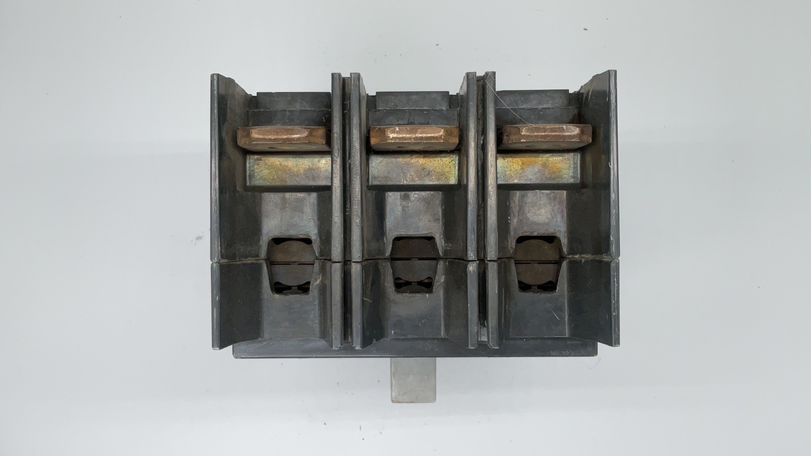 General Electric SGLA36AT0600 Bolt On Circuit Breaker 600A 600VAC 3P Trip