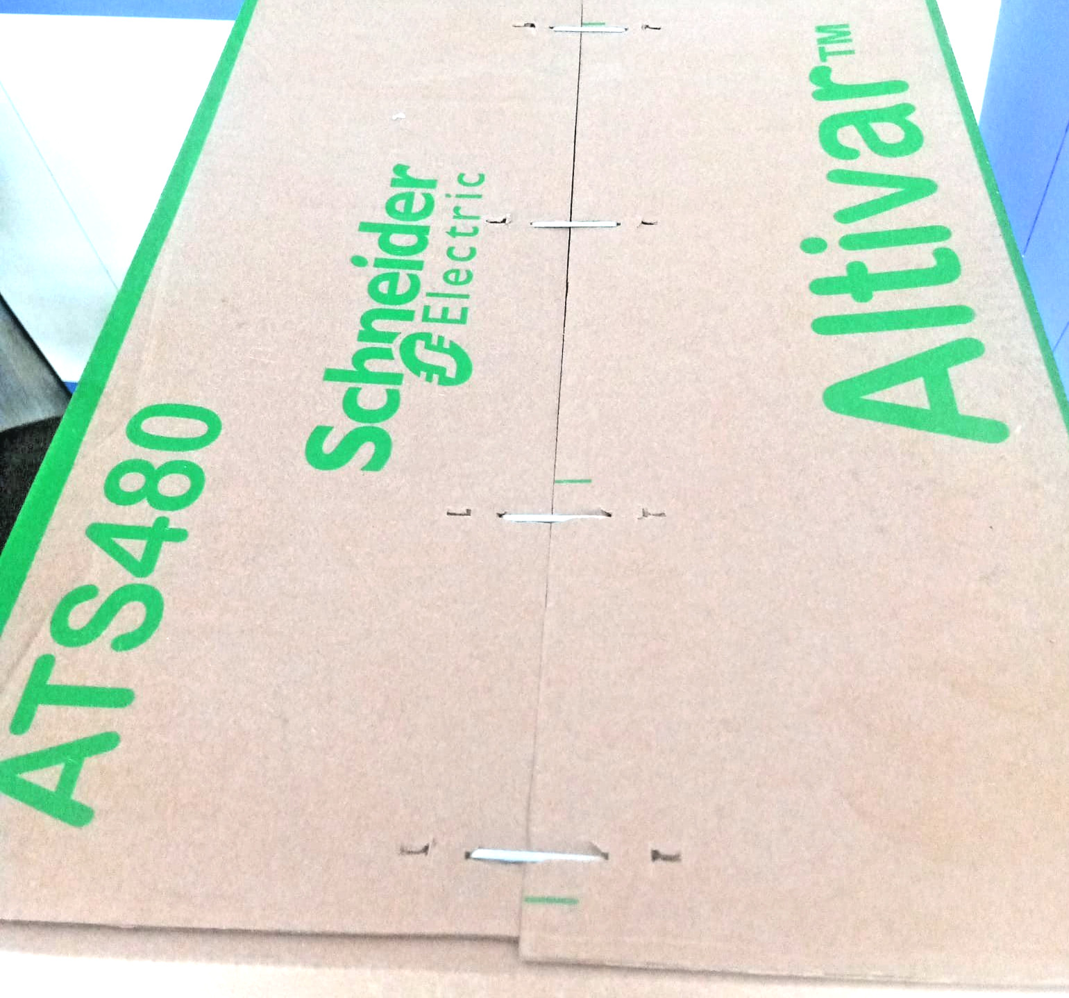 1PC- Schneider ATS480C14Y Soft starter, Altistart 480,140A, 208 to 690VAC- NEW