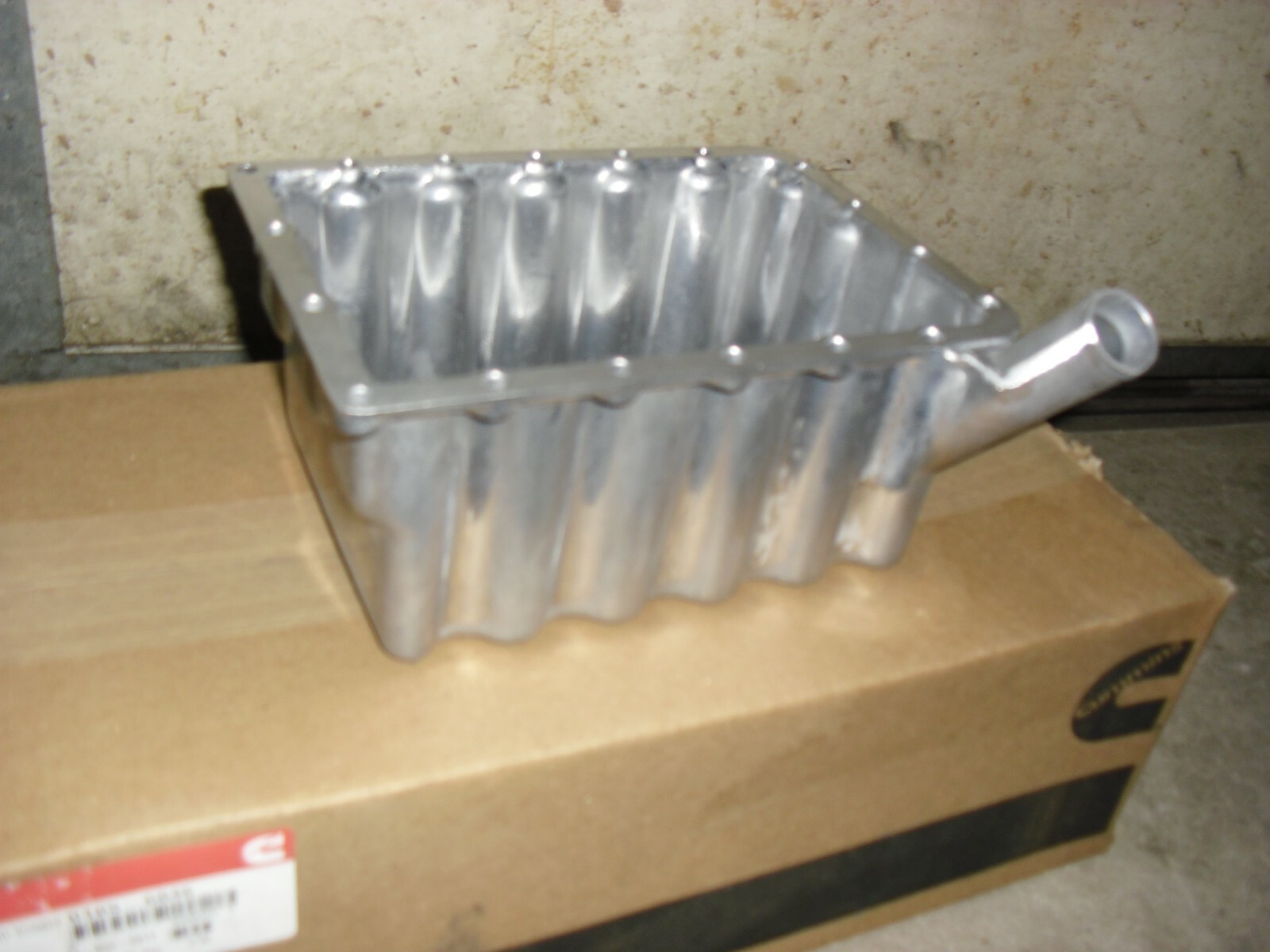 New OIL PAN aluminum Cummins 0185-6846 Onan Kubota 19280-01610