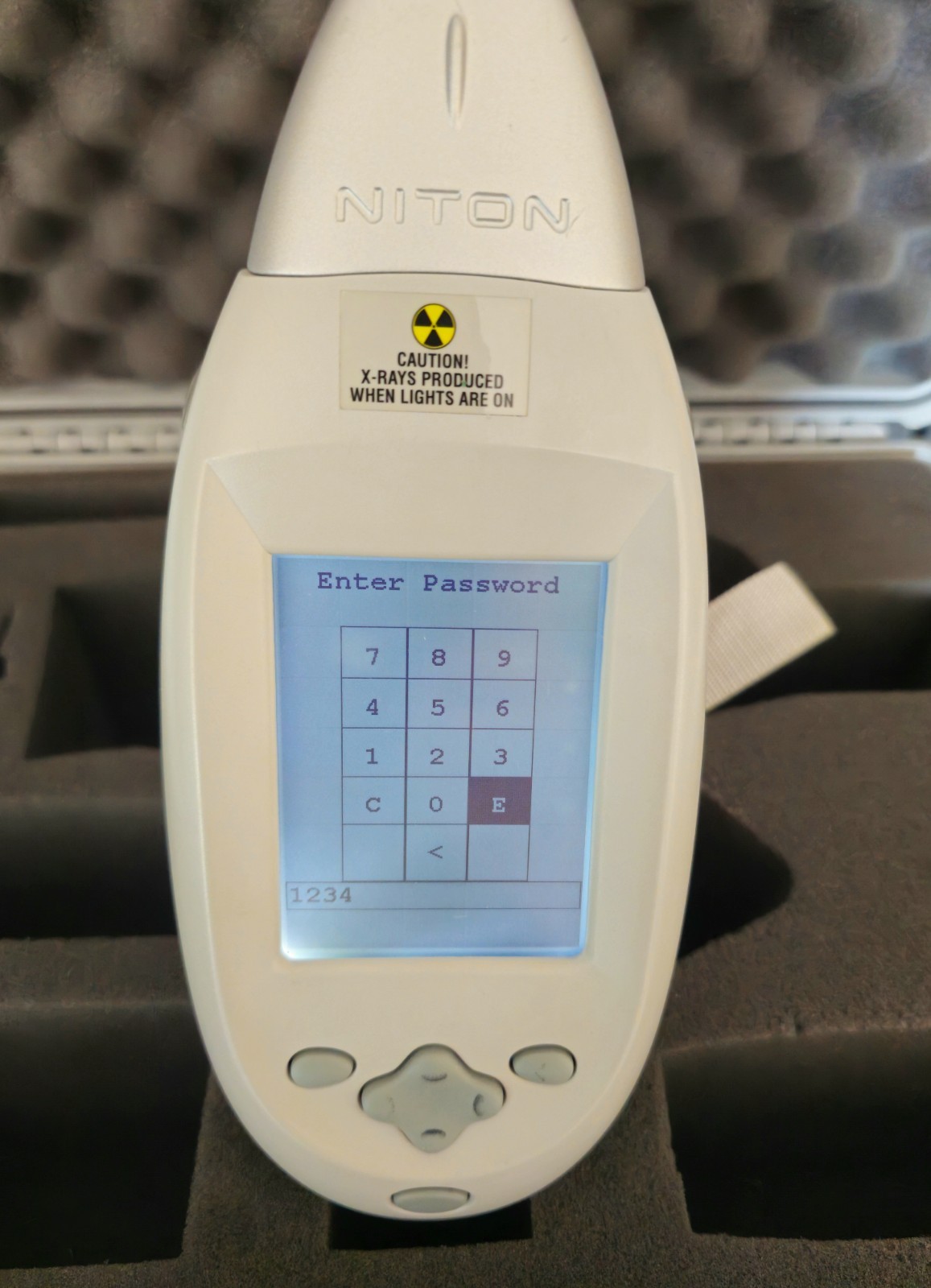 Thermo Scientific Niton XLp 300A XRF Analyzer Cd-109 Powers On w/ Case
