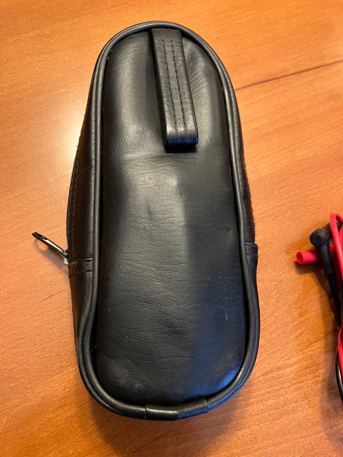 Fluke 323 True RMS Clamp Meter With Leads and Bag