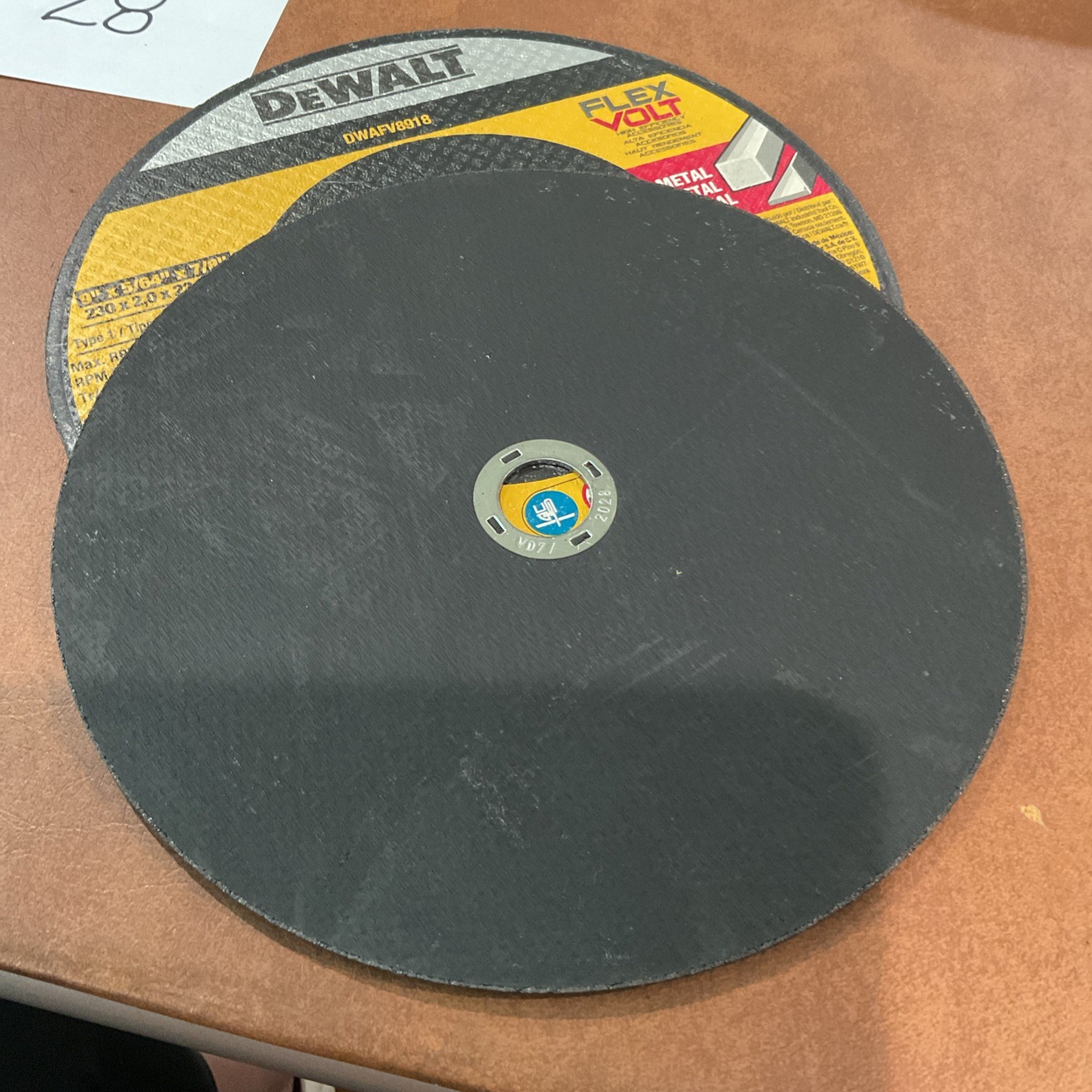LOT OF 2 DEWALT – 9 x 5/64 in. x 7/8 T1 Flexvolt Cutoff Wheel DWAFV8918