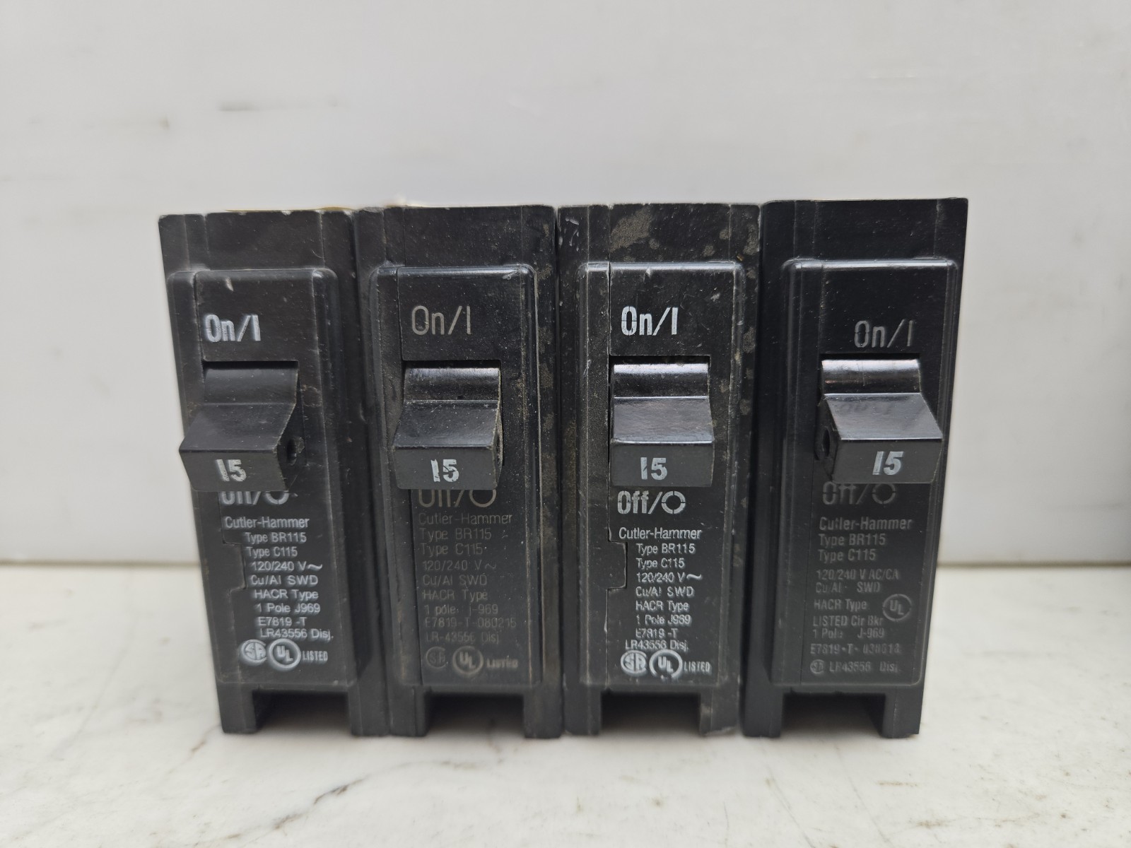 Mixed Lot of 12 Single Pole Circuit Breakers 15A Eaton Cutler Hammer Square D