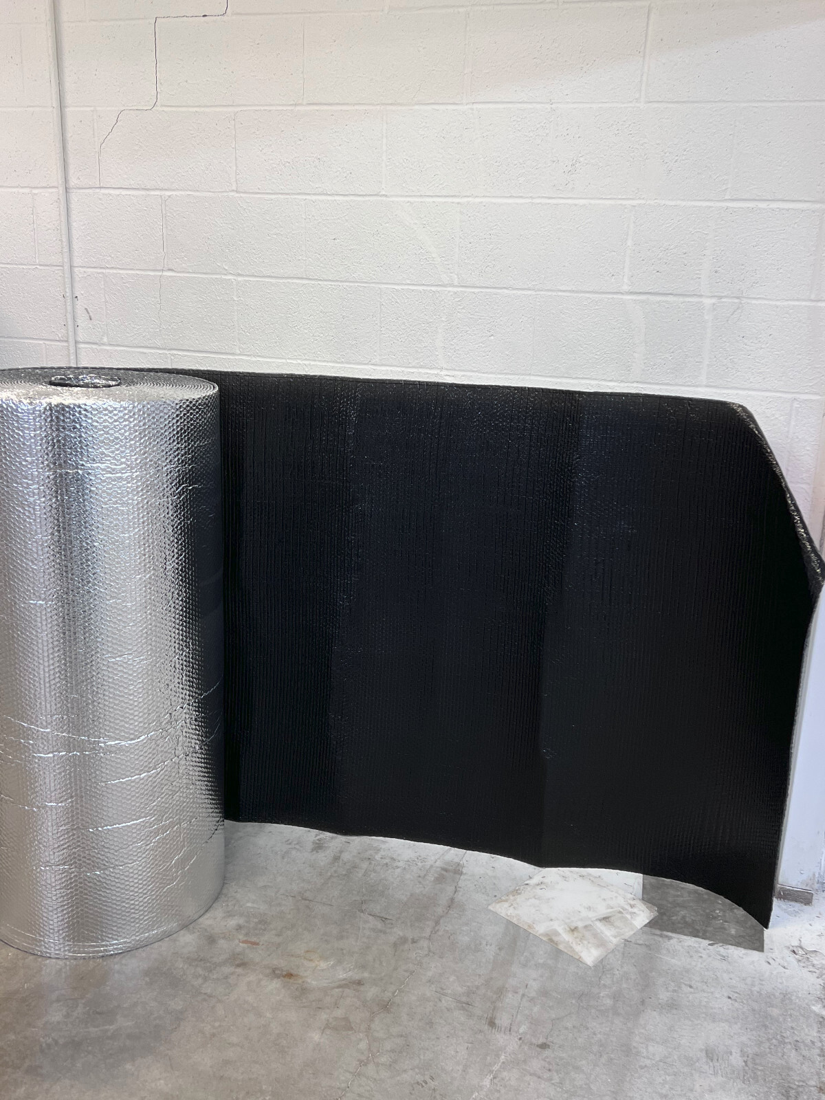 REFLECTIVE R8 BLACK POLY-FOAM GARAGE DOOR INSULATION PANEL (2FT X 18FT)