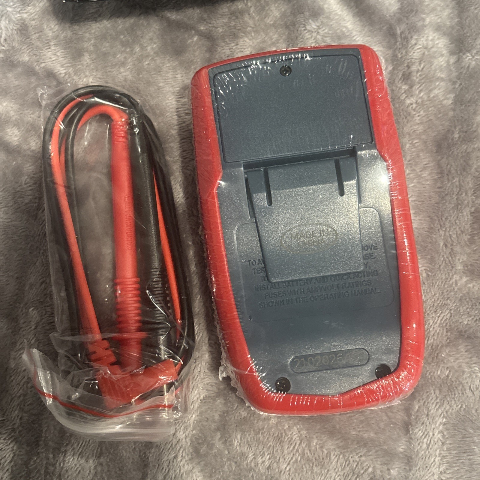AstroAI Digital Multimeter Battery Voltage Tester