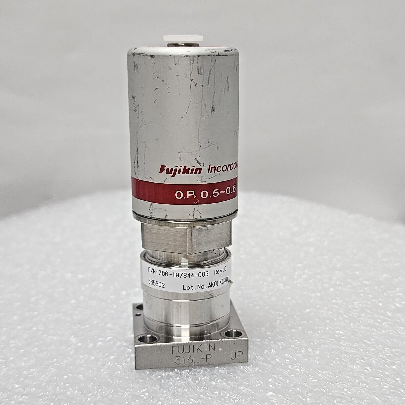 Fujikin 0.5-0.6 MPa C No 565602 , Lam 766-197844-003 Rev C Type NC. Valve,_97966