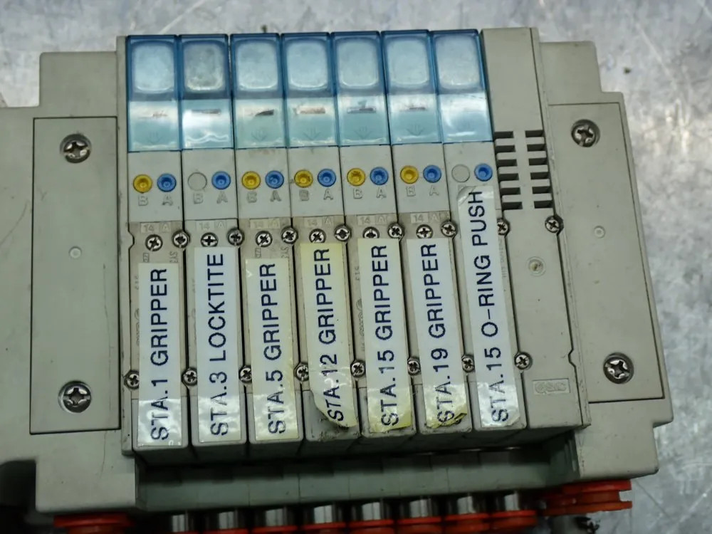 SMC PNEUMATIC MANIFOLD VALVE UNIT EX600-ED2