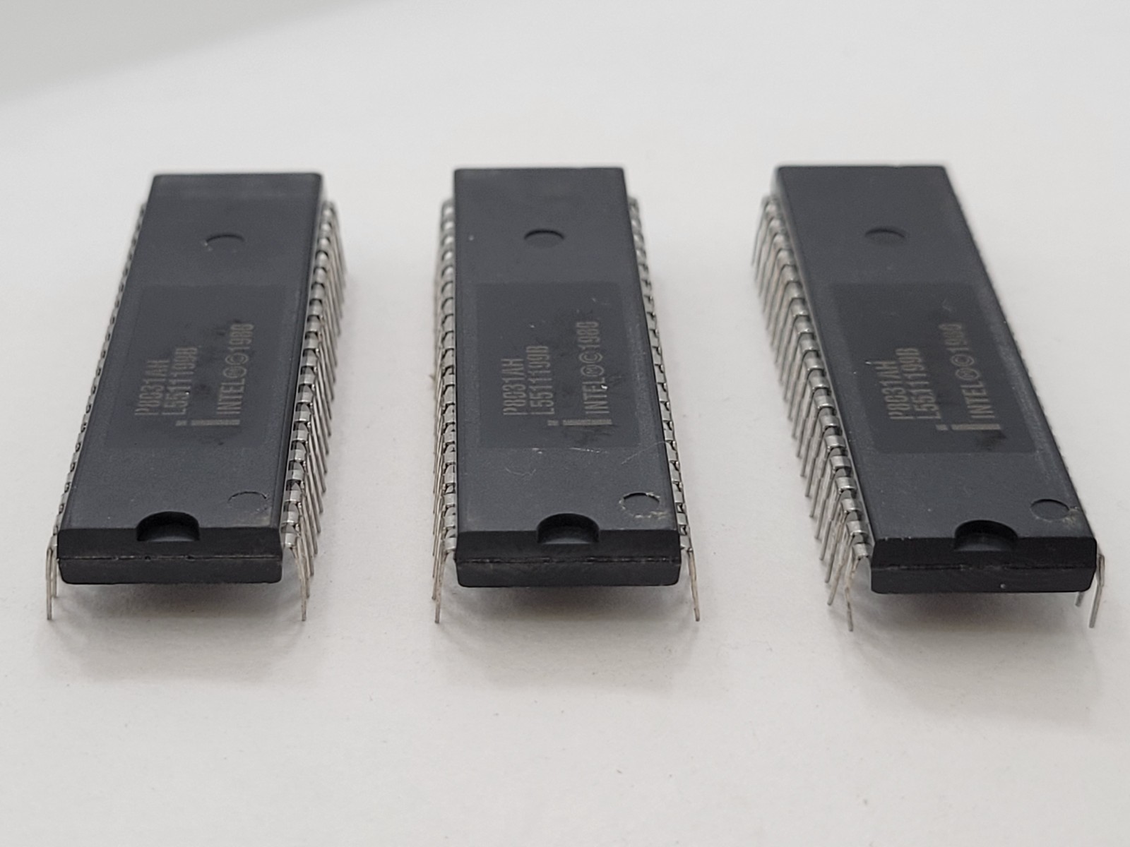3PC Intel P8031AH Microcontroller 8-Bit 40-Pin 3.5 MHz to 12 MHz DIP40 Socket