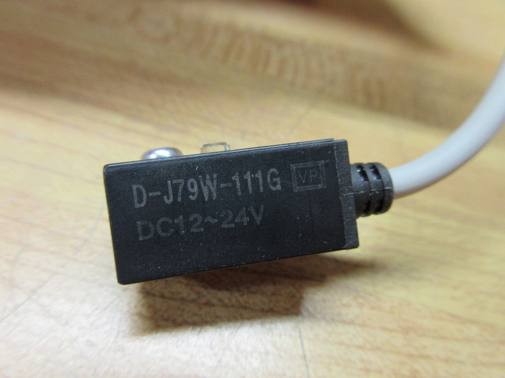 SMC D-J79W-111G Auto Switch DJ79W111G