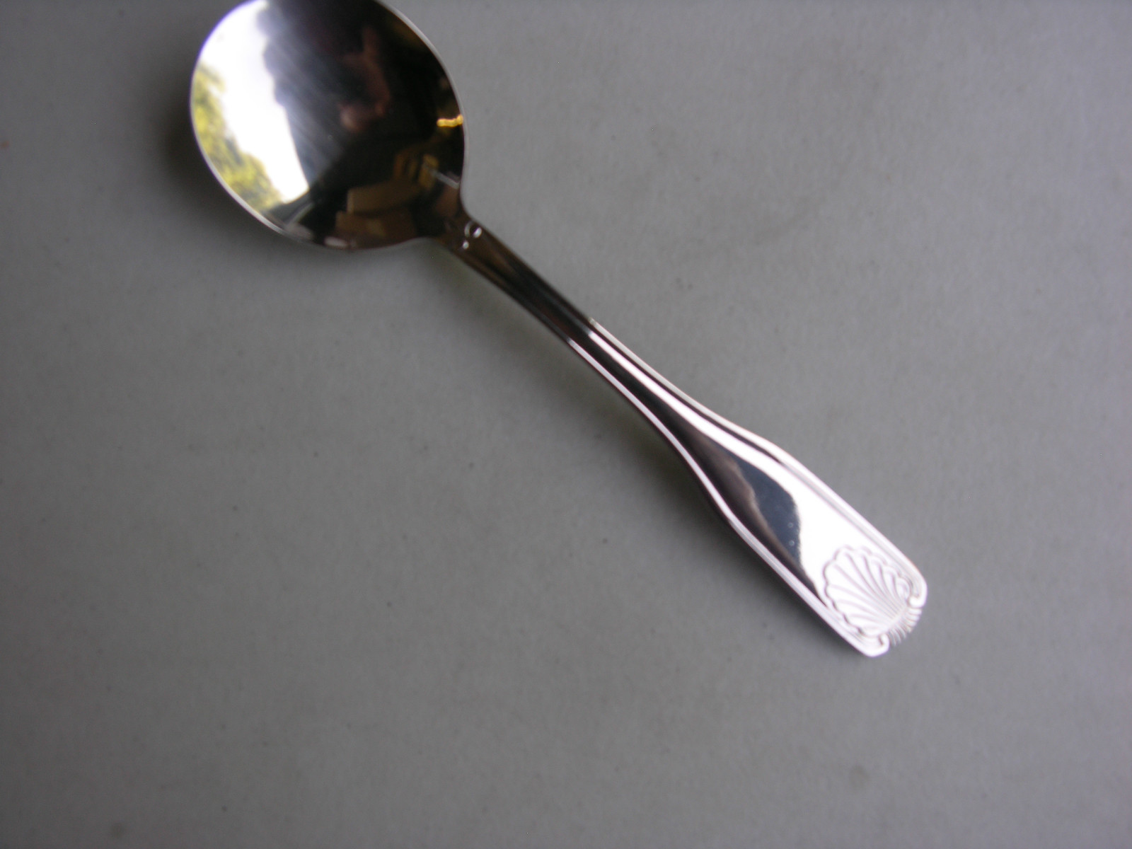 12 BOUILLON SPOONS SHELL EX-HEAVY WEIGHT 18/0 S/S FREE SHIPPING US ONLY
