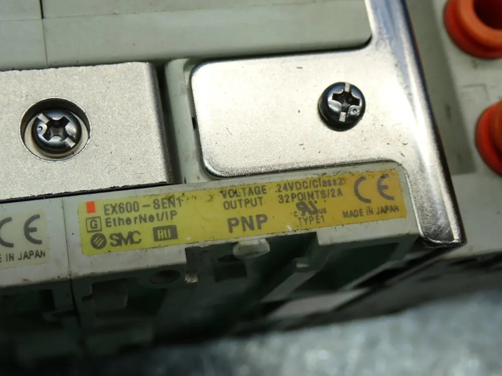 SMC PNEUMATIC MANIFOLD VALVE UNIT EX600-ED2