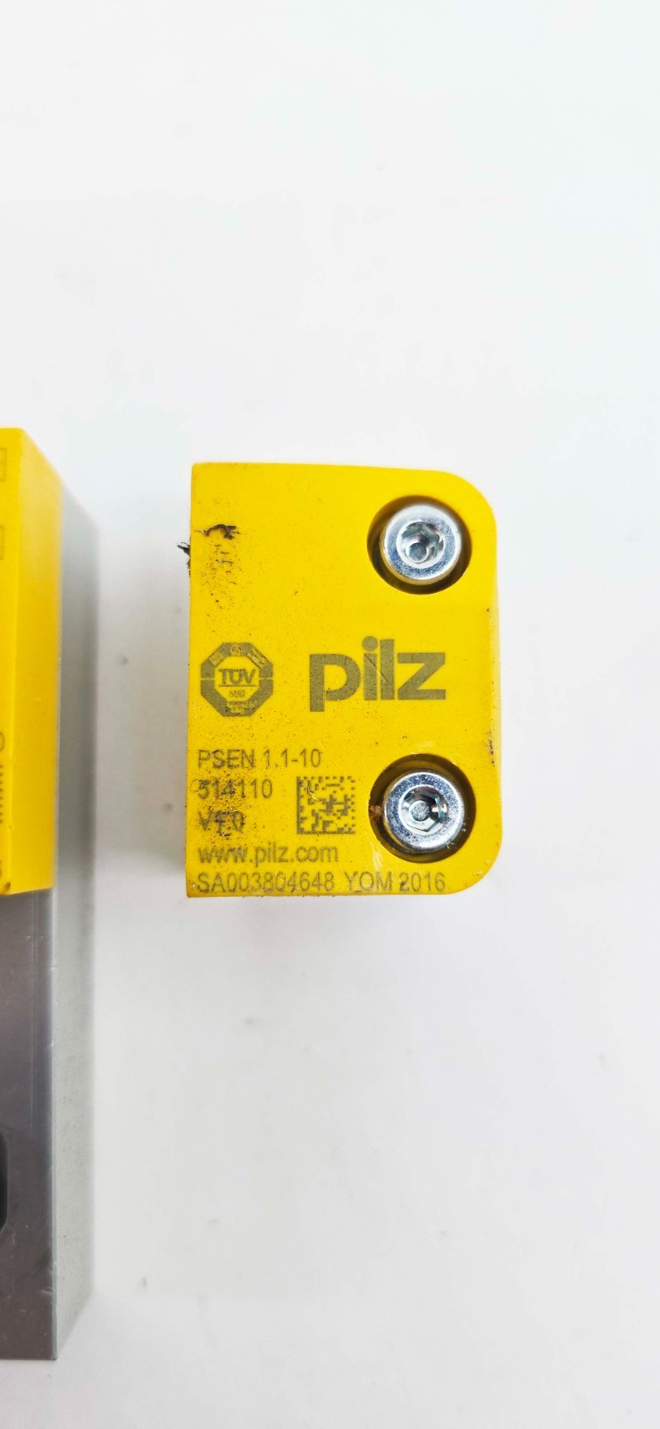 Pilz 506409 Magnetic Safety Switch PSEN ma1.1p-10 w/ 514110 PSEN 1.1-10