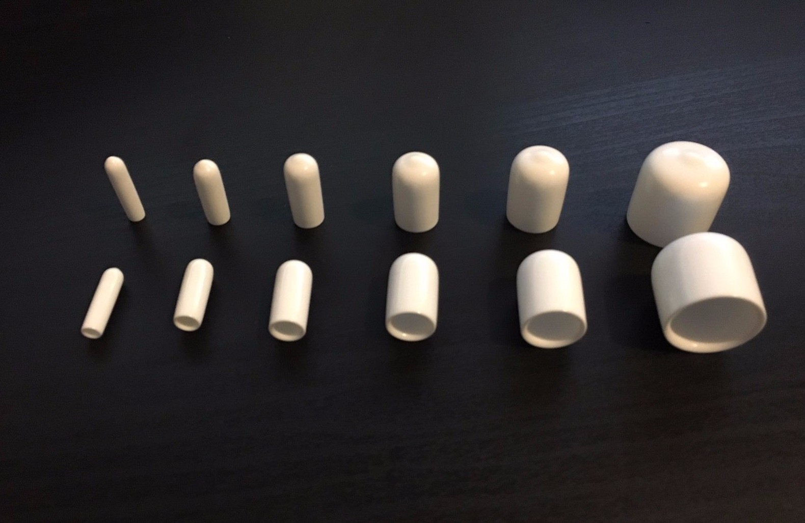 White Vinyl (Rubber) Round End Cap Cover for Pipe Plastic Tube Hub Caps Tubing