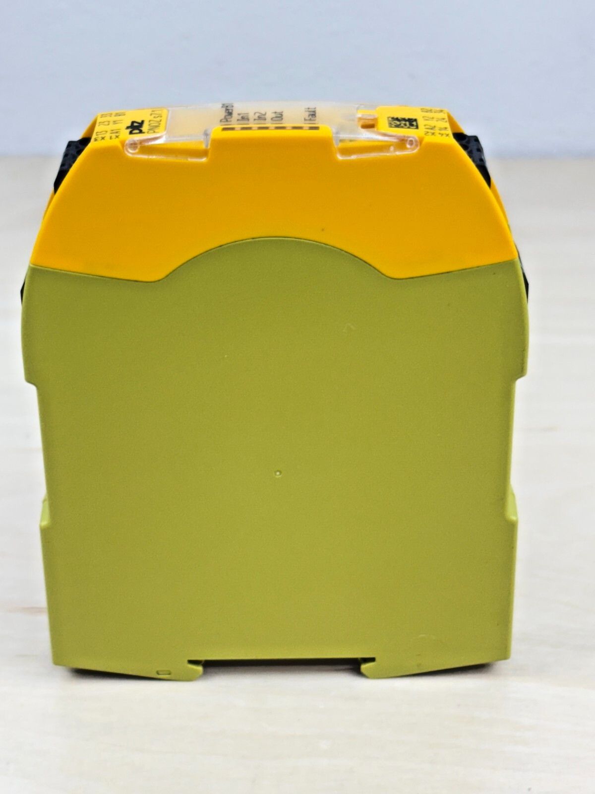 Pilz PNOZ S7.1 24 VDC Safety Relay Contact Expansion, 3 n/o, 750167