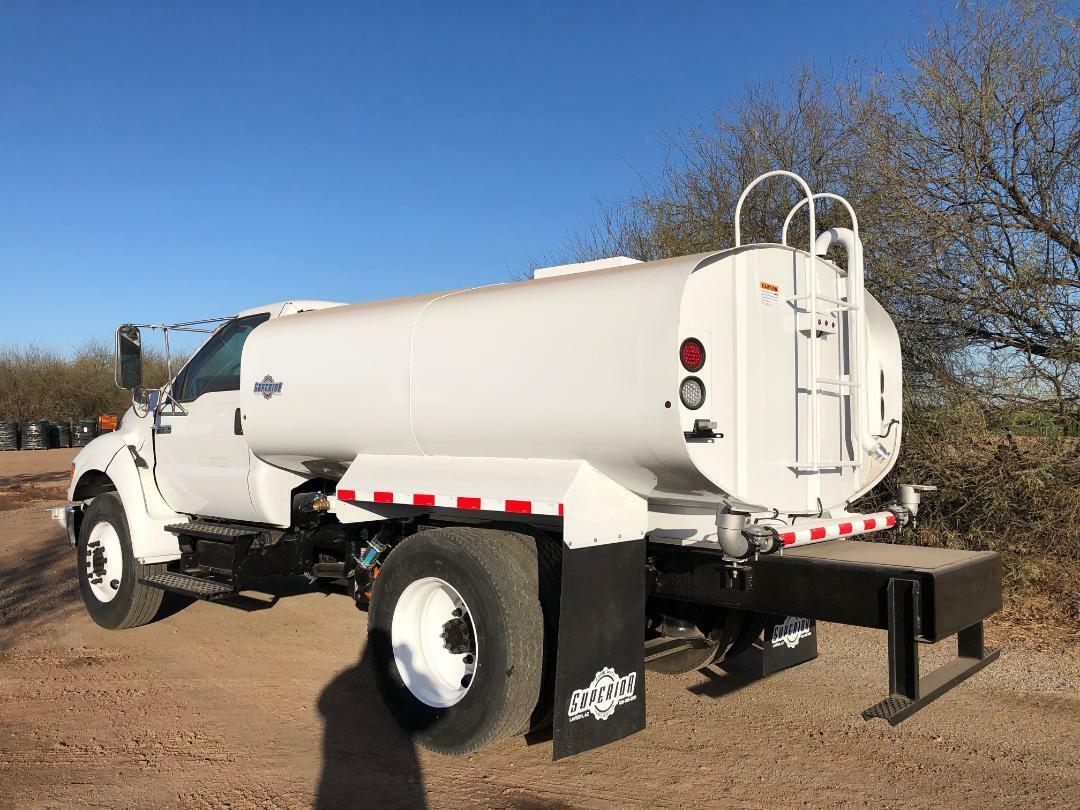 New 2,000 gallon TANK KIT with 6 sprays (2)- front (2) -rear (2)- side, pump