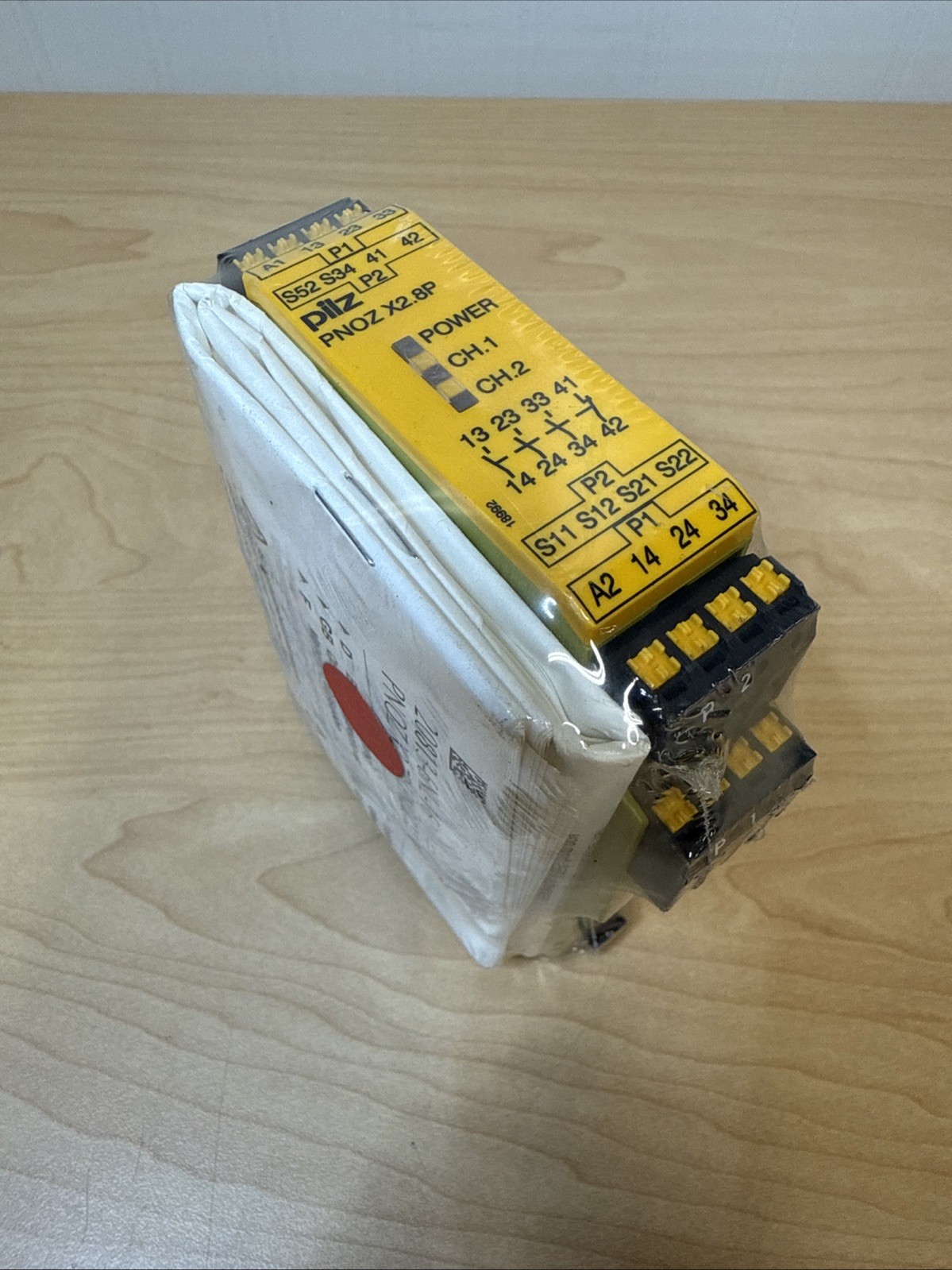 NEW! PILZ 787301 PNOZ X2.8P C Safety Relay