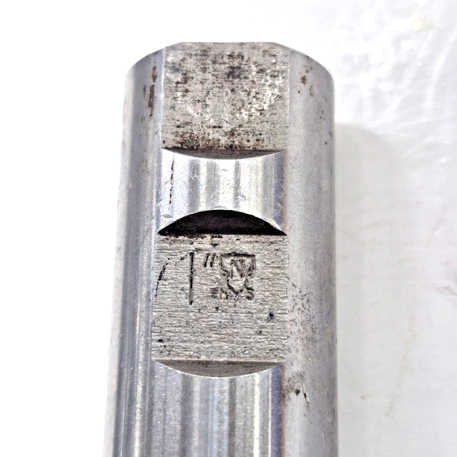 NATIONAL 15/16″ CORNER RADIUS END MILL 1-5/8″ LOC 4-FLUTE 4″ OAL HS 1″ SHANK DIA