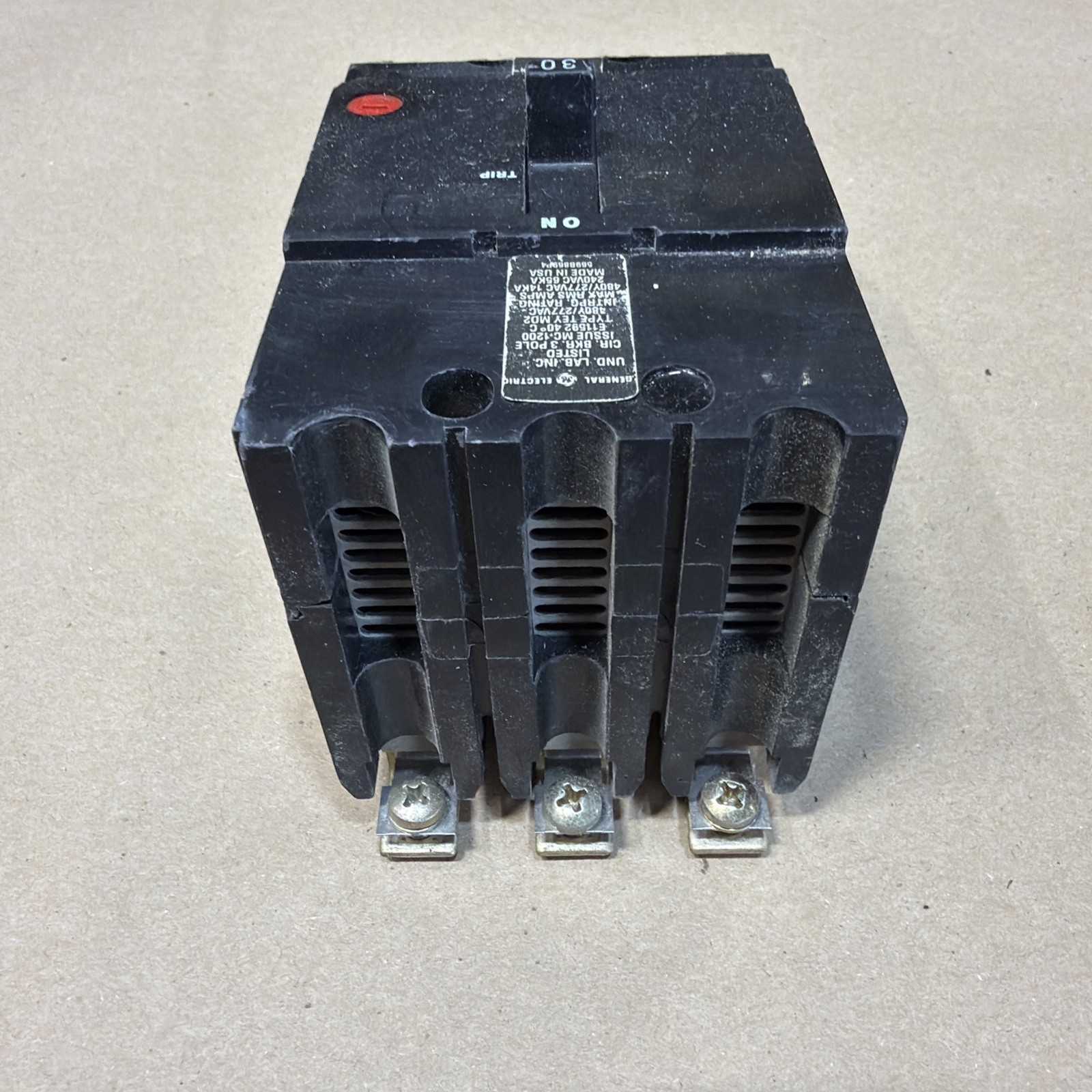 GE TEY330 CIRCUIT BREAKER, 480/277-VOLT, 3-POLE, 30-AMP, BRK / TEY FRAME