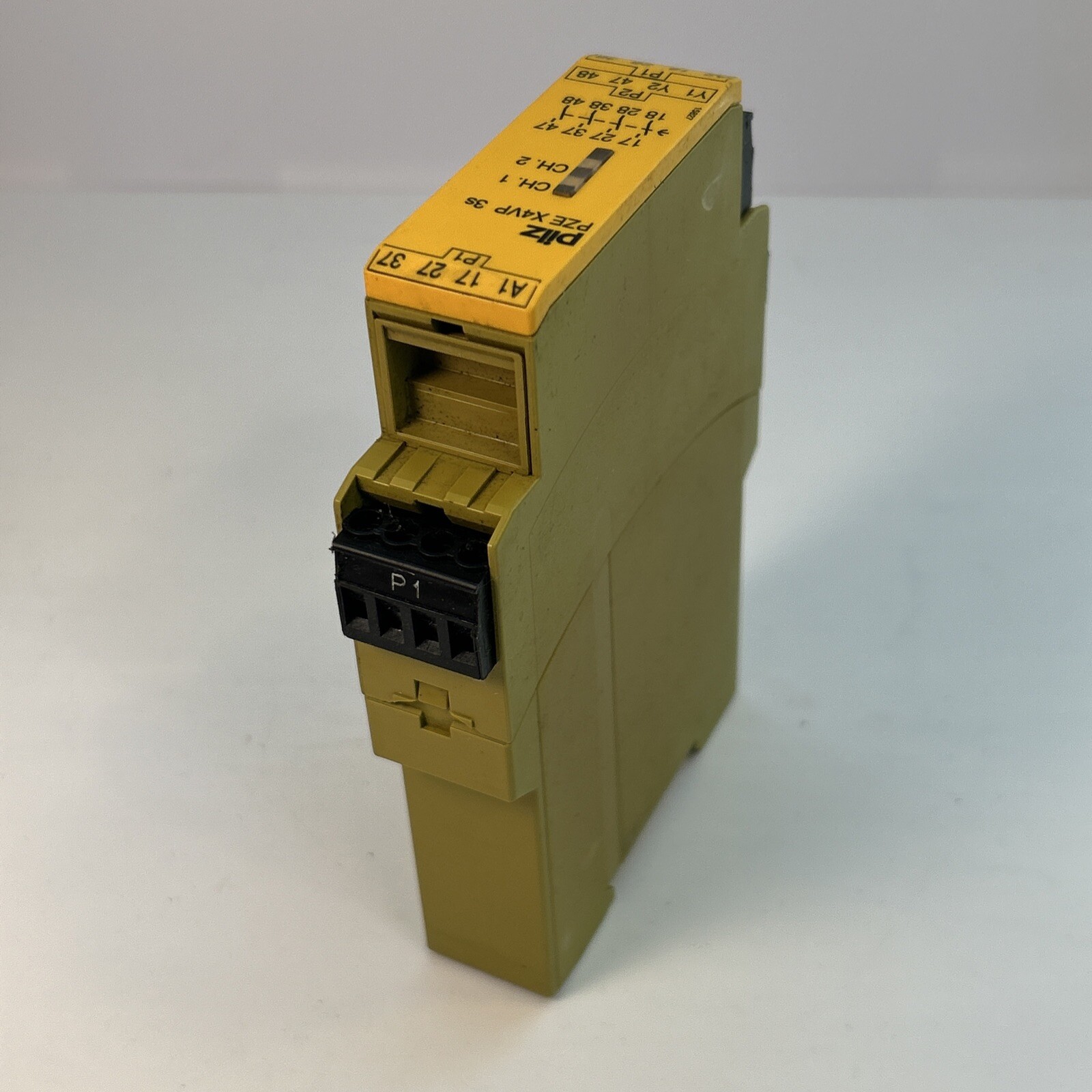PILZ PZE X4VP 777583 118098 Relay