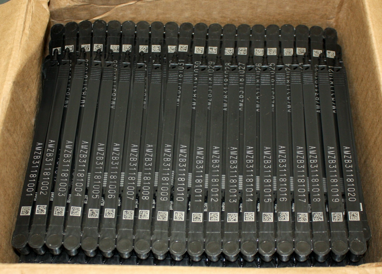 (1000) TydenBrooks 7″ Shipping Seals V30032B00, Black Plastic Truck Tie Strap