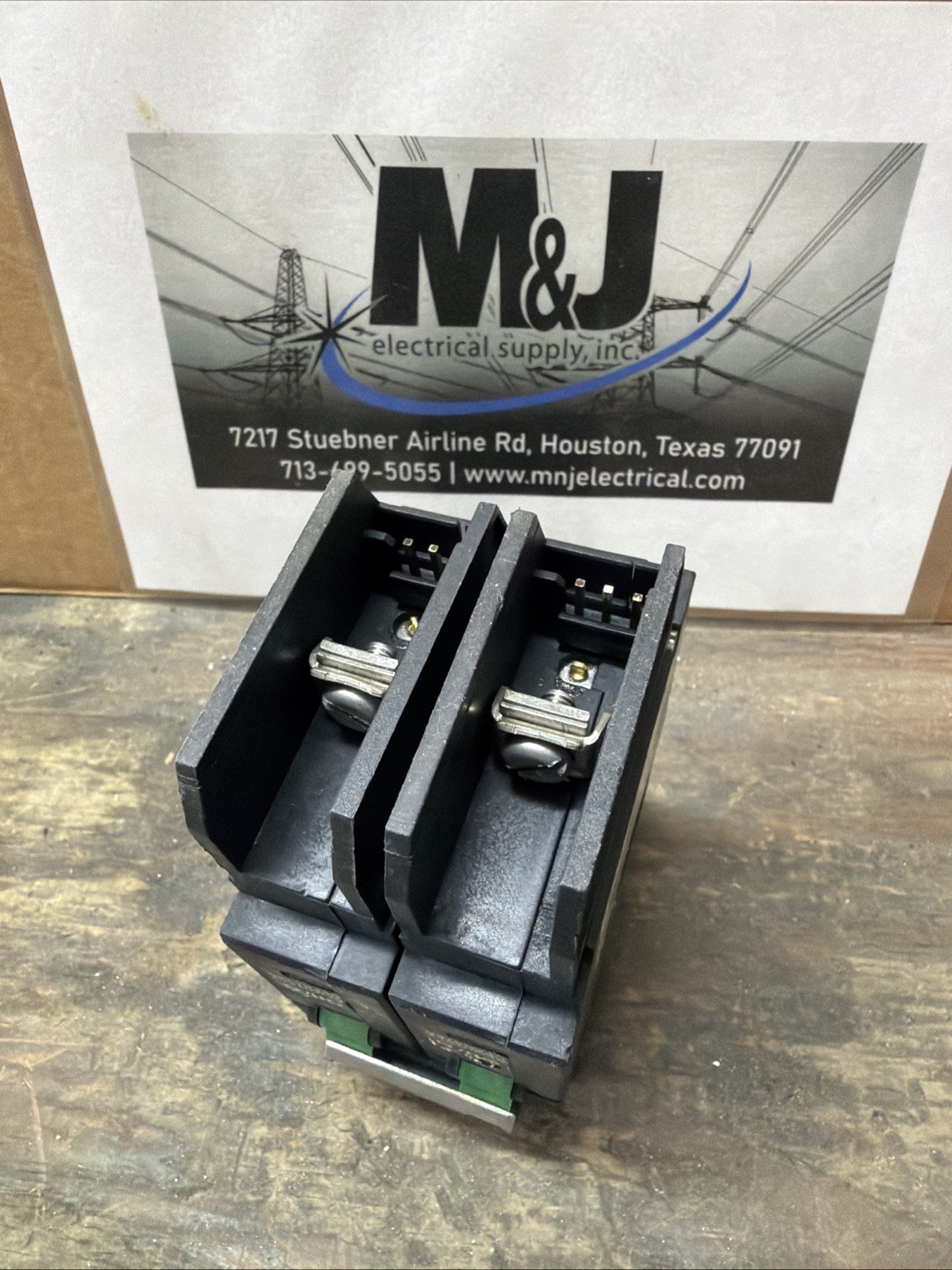 EATON BREAKER (RECONDITIONED) CAT NO.: GHBS2020D 20A 480/277V 2P 1PH