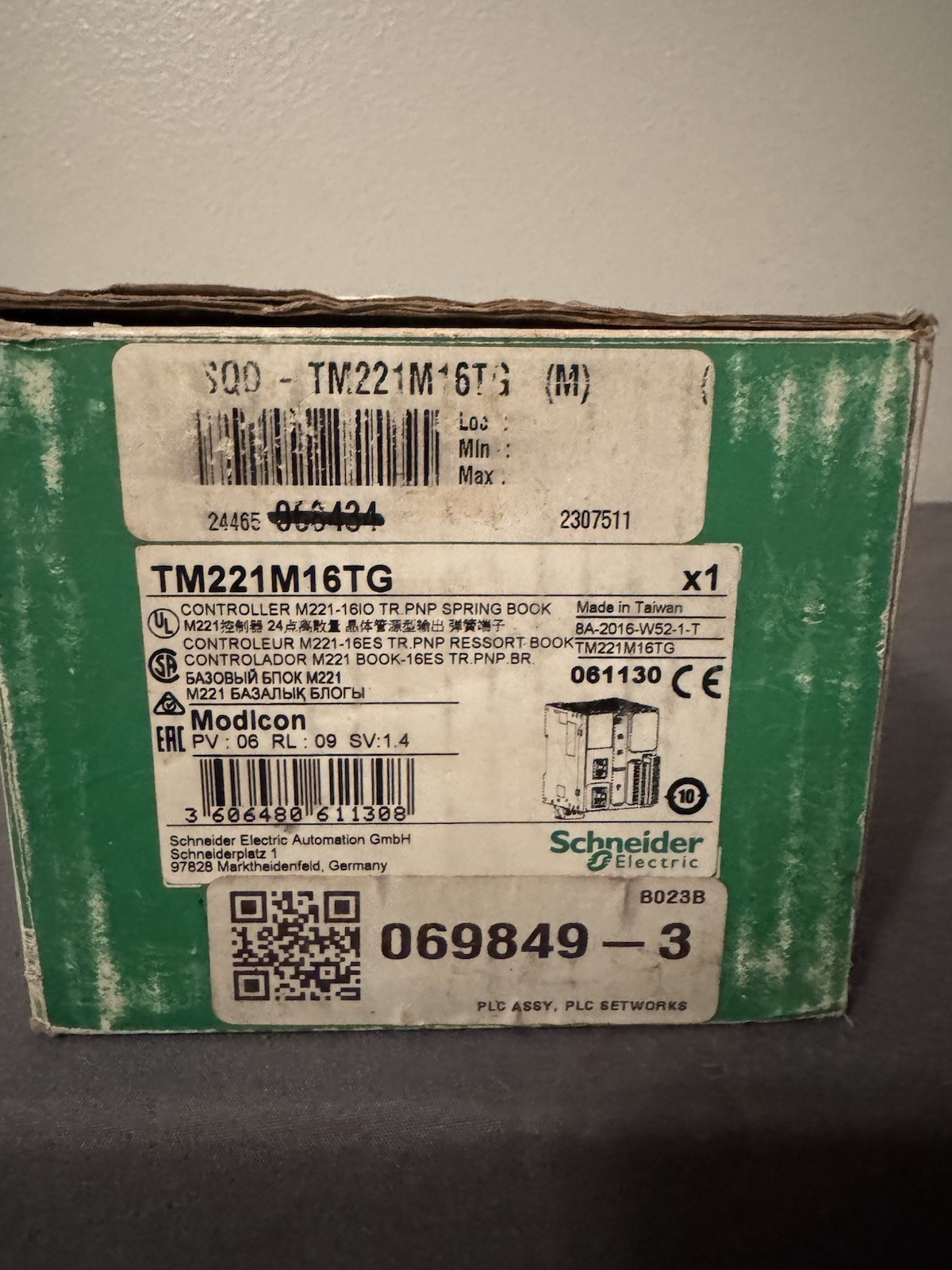 Schneider Electric Modicon TM221M16TG Logic Controller M221 PLC 16 I/O PNP Sprin