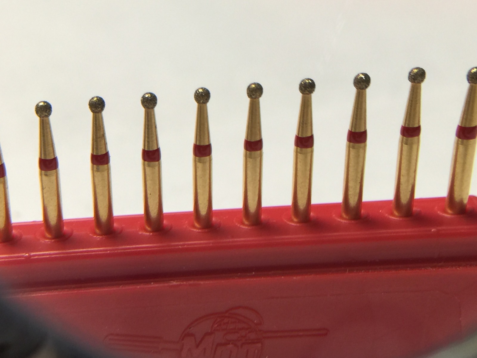 Diamond Burs Round Ball 30 x 001-014F Fine Grit 1.4mm round diamond MDT