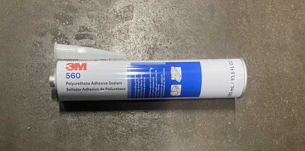3M 560 Polyurethane Adhesive Sealants 10.5 oz Black