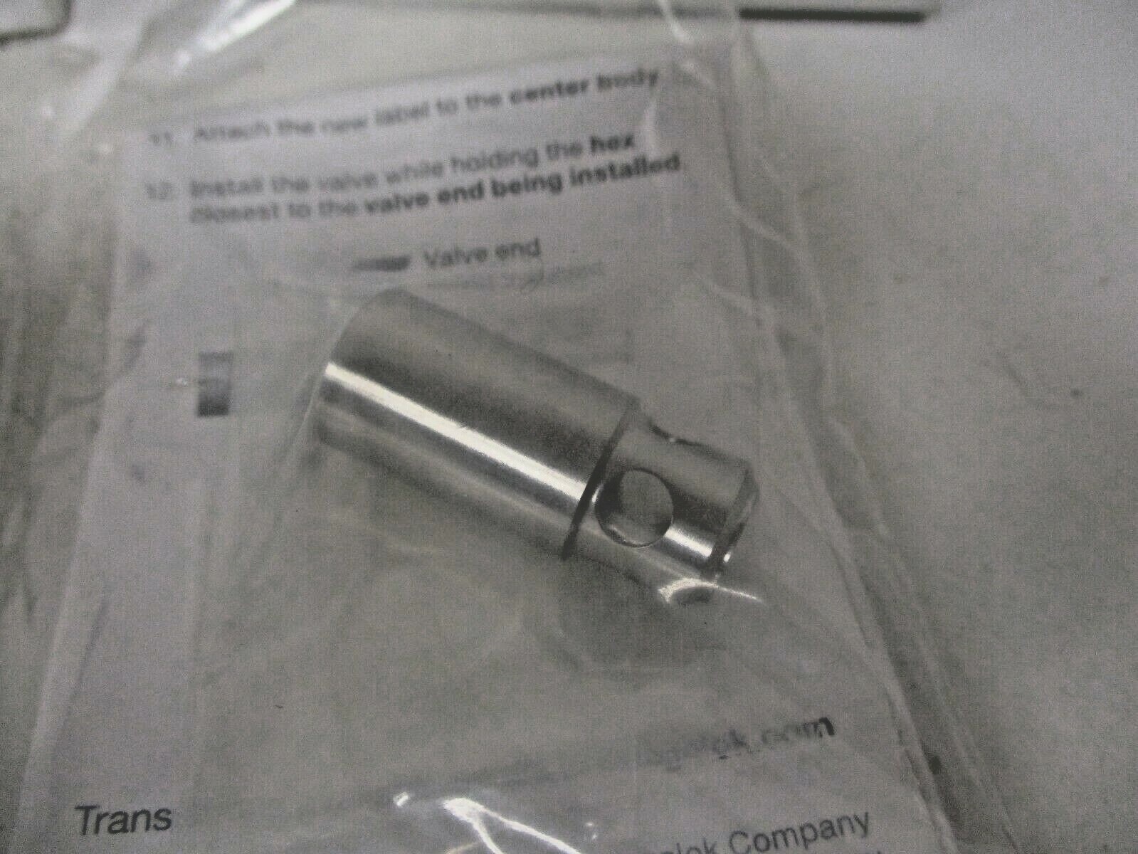 (2) SWAGELOK HC-8C-K3 / HC8CK3 ( NEW )
