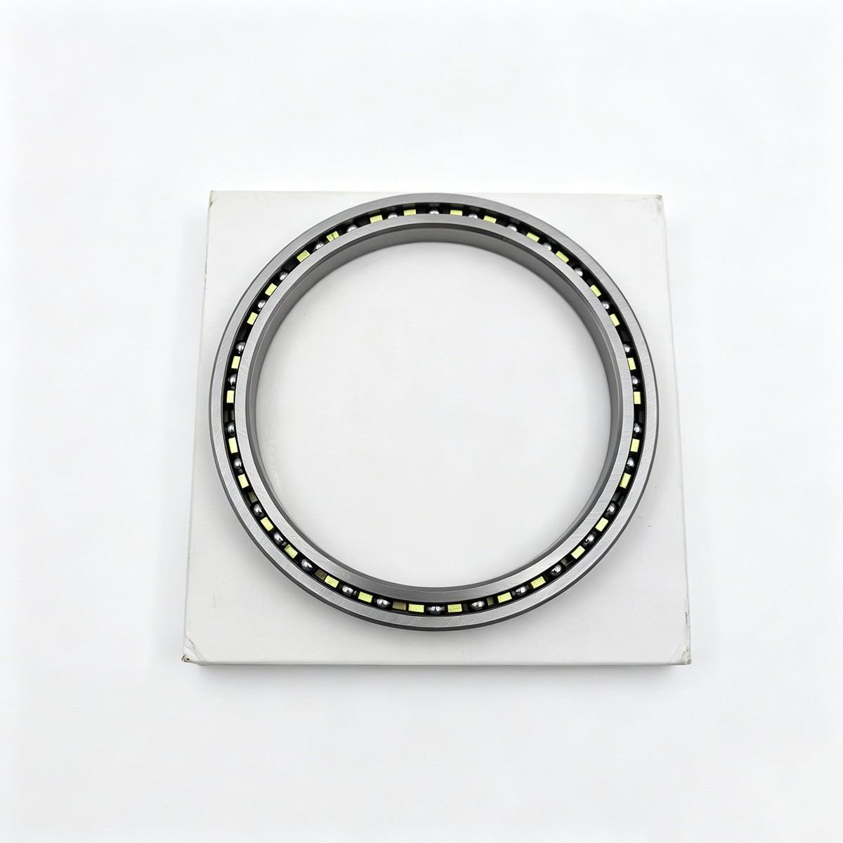 4.5″x5.5″x0.5″ (114.3mm x 139.7mm x 12.7mm) CSXD045 roller bearing KD045XP0