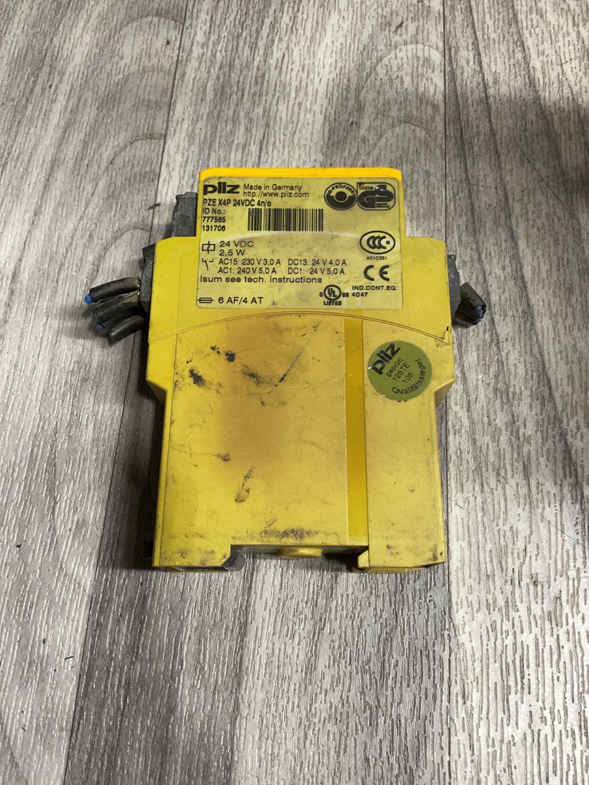 Pilz 777585 Safety Relay, PZE X4P 24VDC 4n/o, #4029A3ML