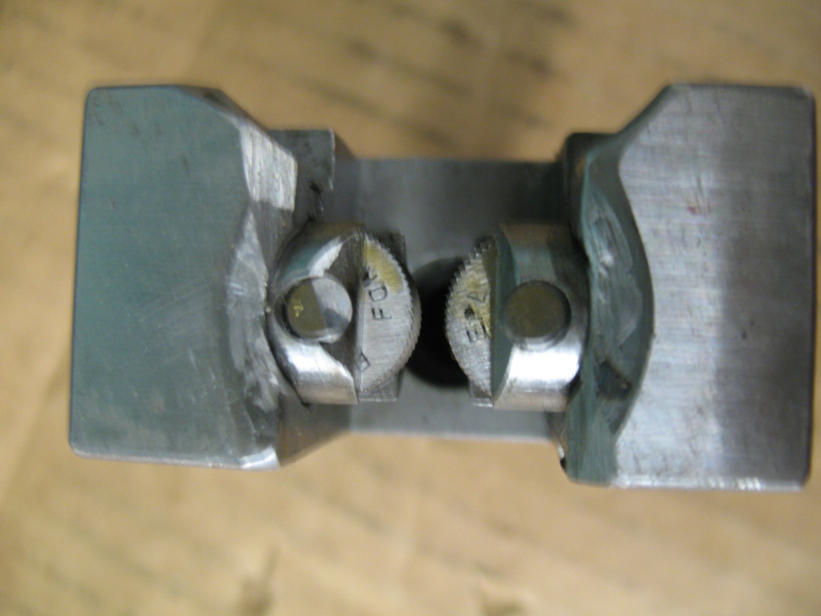B & S 00 KNURL TOOL 5/8″ SHANK HARDINGE DV-59 DSM59 185-200-1