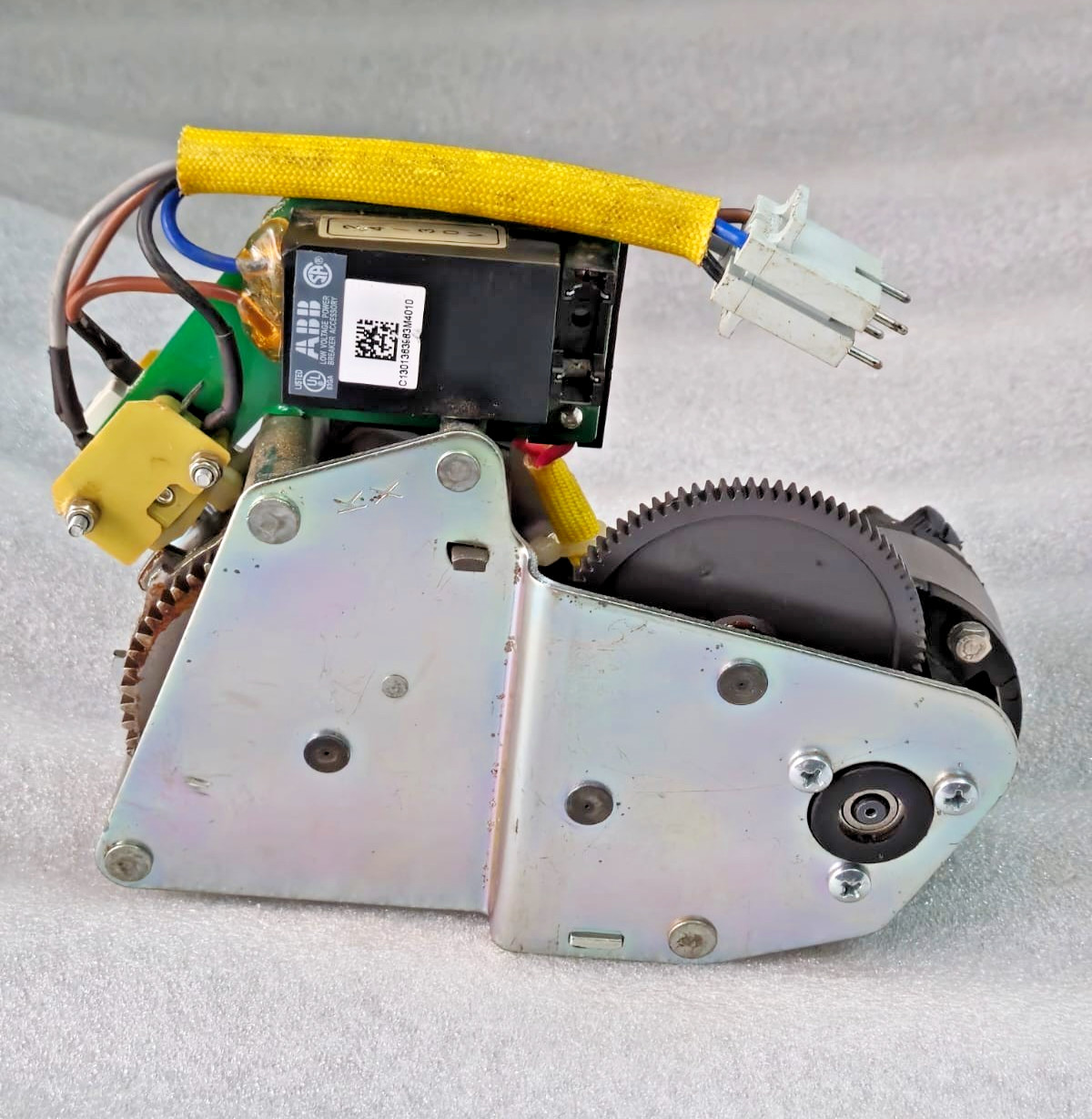 ABB SACE S.P.A 1SDA038321R1 24/30V GEARED MOTOR DEVICE FREE FAST SHIPPING FRDEX
