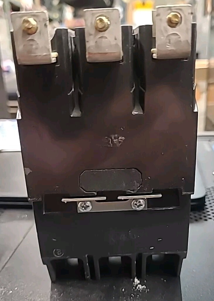 GE TEY340 40 AMP 480/277 VOLT 3 PHASE BOLT-ON CIRCUIT BREAKER CLEAN. !!L@@K!!