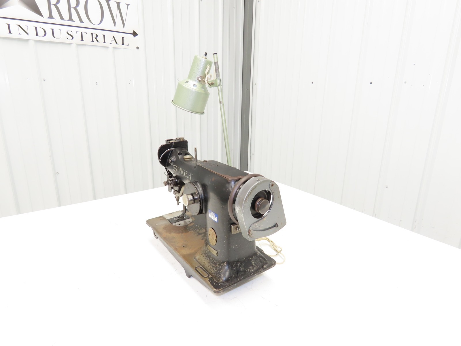 Singer 107W1 Industrial Sewing Machine Head Zig Zag & Straight Vintage