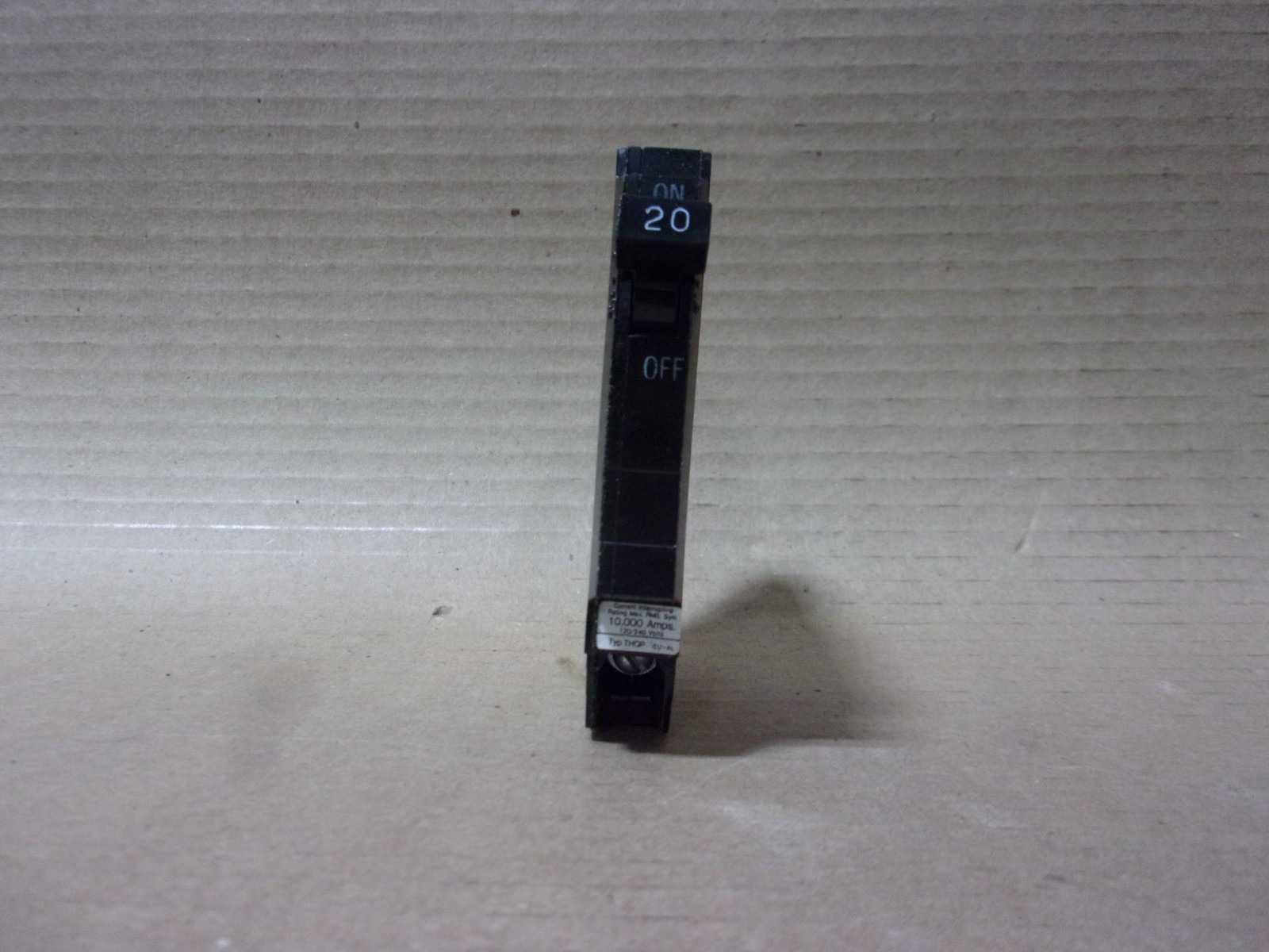 NEW GE THQP120 1 Pole 20 Amp 120/240V Circuit Breaker NNB LOT of 3 AK