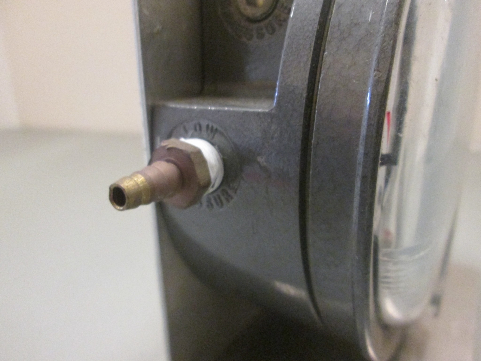 Dwyer, Magnehelic Pressure Gauge 0-5″, 2205, Used