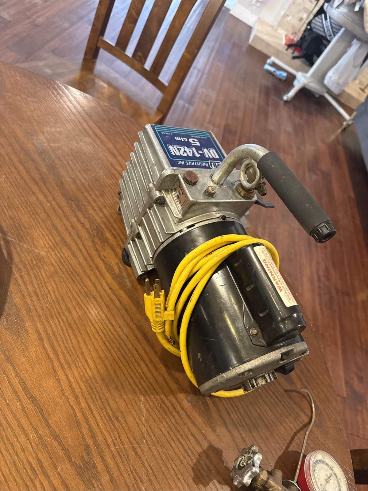 JB Industries FastVac DV-142N 2-Stage 1/2HP Vacuum Pump 5cfm + Accessories